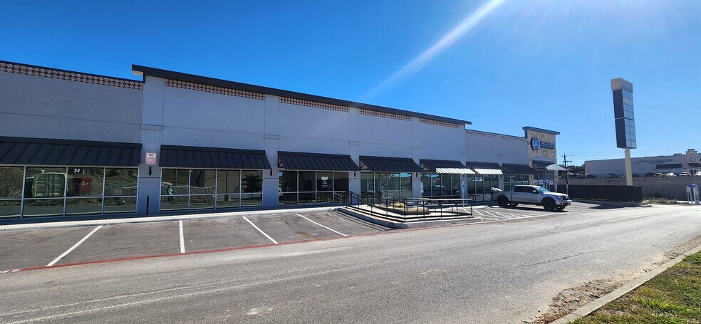 More Photos Of NEC Of Loop 1604 And Lookout Rd, San Antonio General Retail For Lease