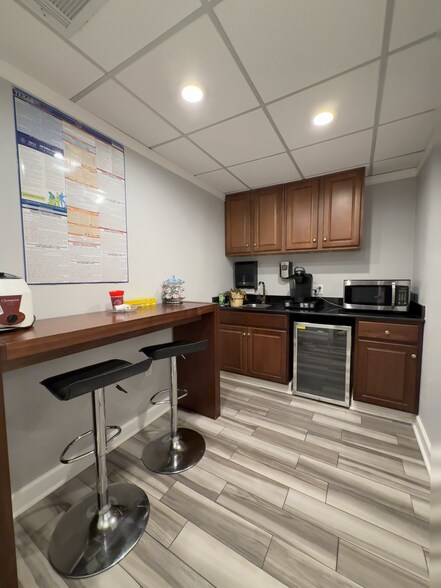 More Photos Of 4633 Staples St, Corpus Christi Medical For Sale