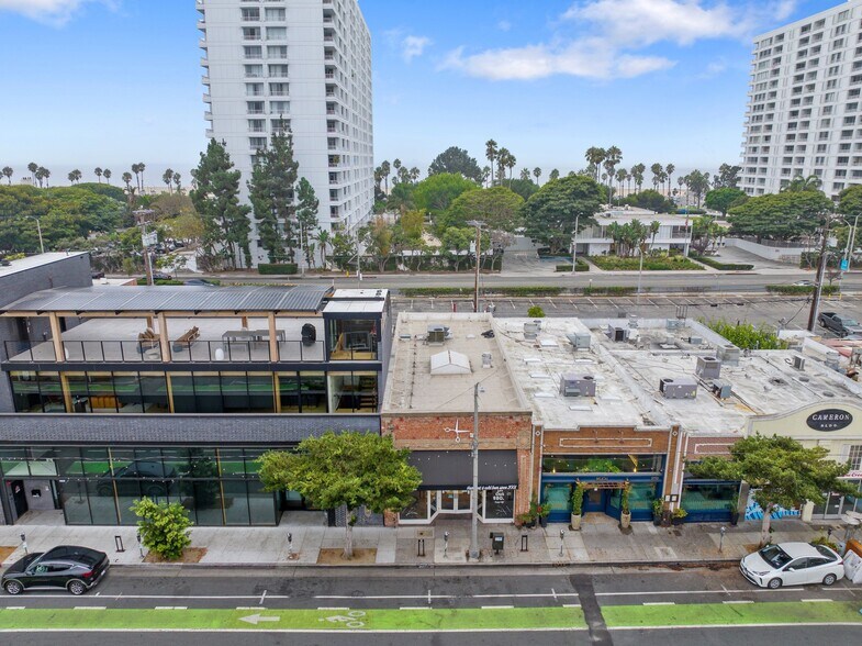 More Photos Of 2736 Main St, Santa Monica Storefront Retail Office For Sale