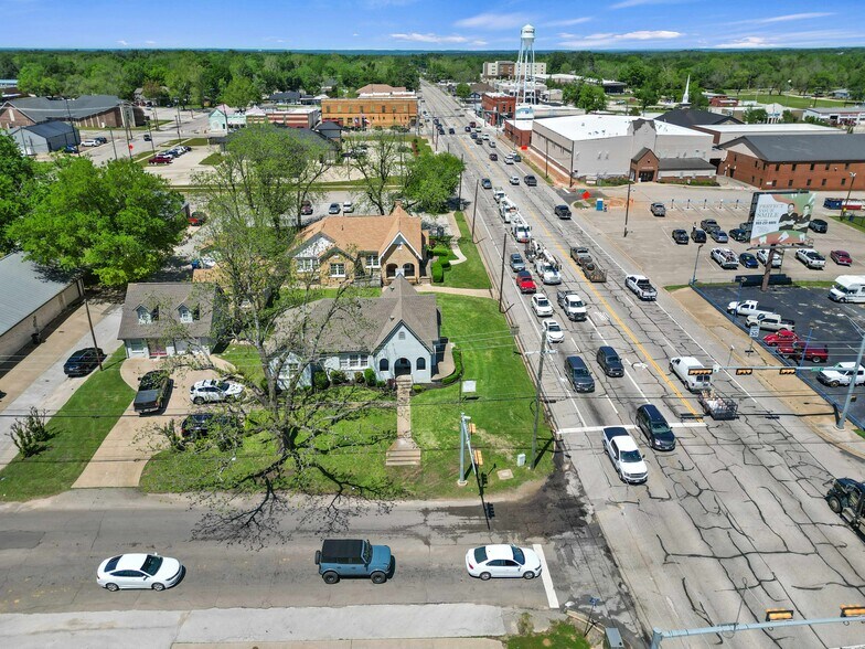 More Photos Of 209 S Main St, Lindale Loft Creative Space For Sale