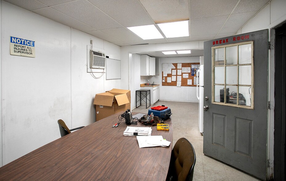 More Photos Of 6031 Fm 2767, Tyler Warehouse For Sale