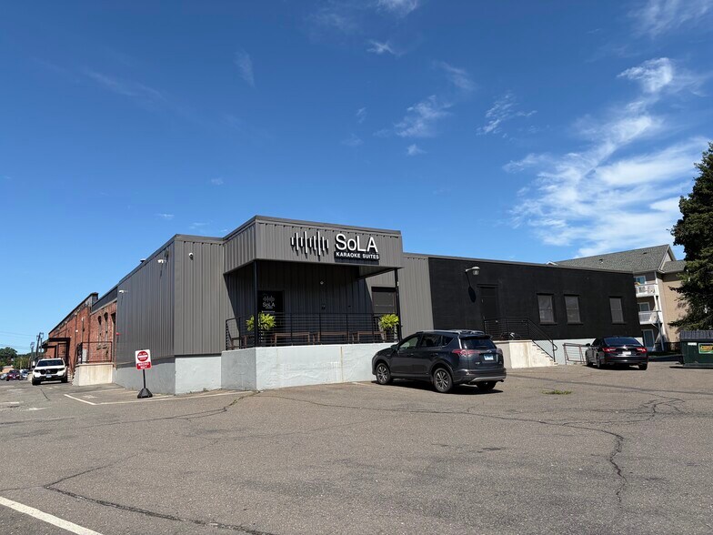 More Photos Of 168 Center St, Southington Industrial For Lease