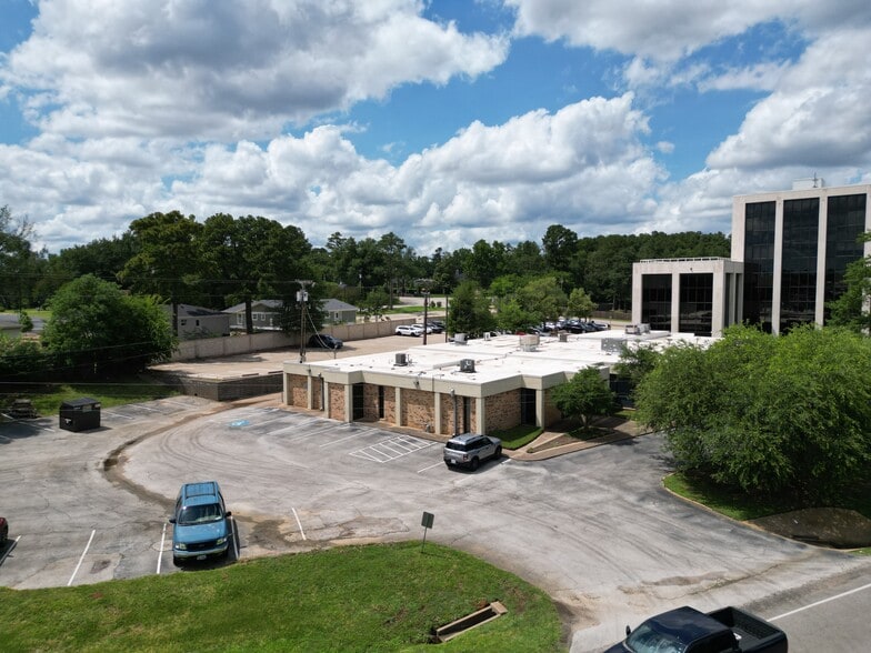 More Photos Of 3025 & 3027 S SE 323 loop, Tyler Office For Sale