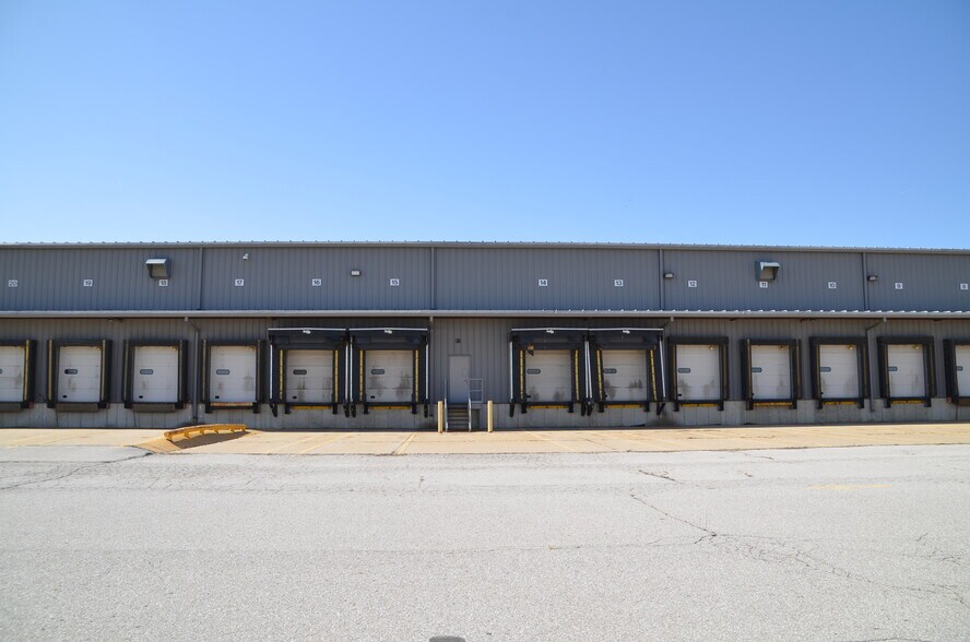 More Photos Of 985 Capital Drive SE, Cedar Rapids Industrial For Sale