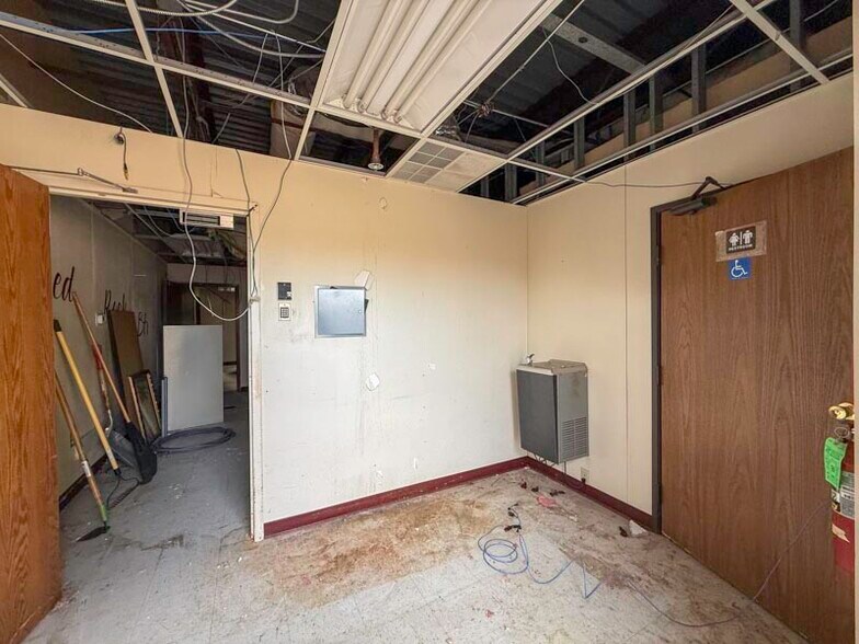 More Photos Of 70 N 31st St, Clinton Healthcare For Sale