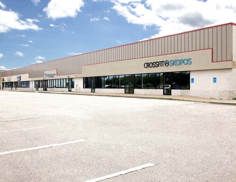 More Photos Of 396 Schilling Dr S, Dundas Storefront For Lease