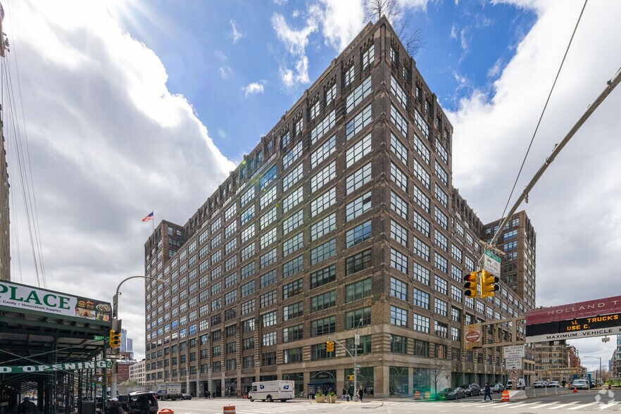 More Photos Of 75 Varick St, New York Office For Lease
