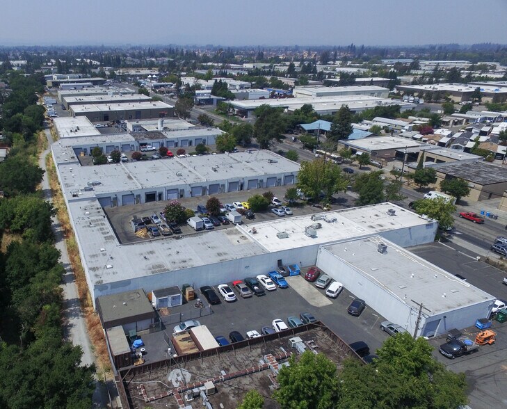 More Photos Of 840-880 Piner Rd, Santa Rosa Manufacturing For Lease