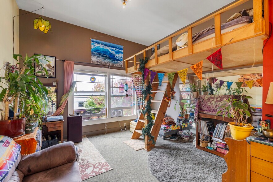 More Photos Of 936 Water St, Port Townsend Storefront Retail Residential For Sale