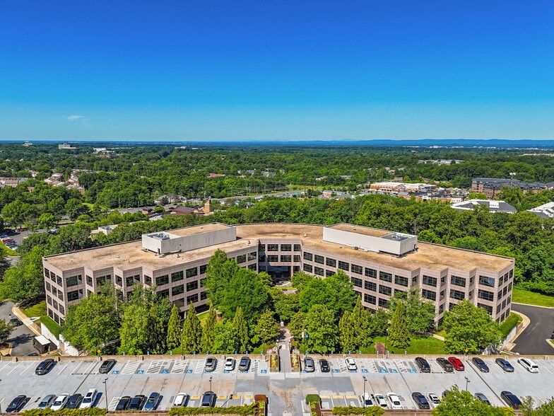 More Photos Of 3975 Fair Ridge Dr, Fairfax Office For Sale