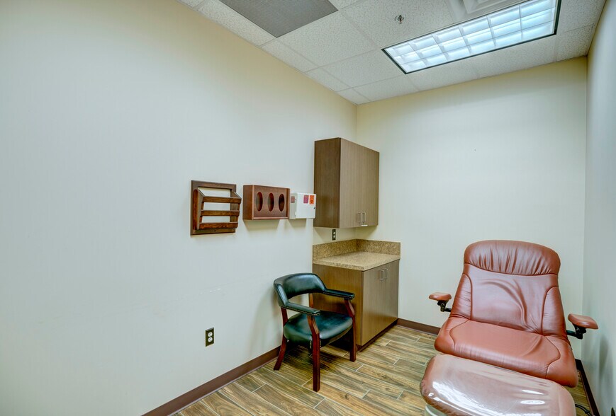 More Photos Of 7711 San Jacinto Pl, Plano Medical For Lease