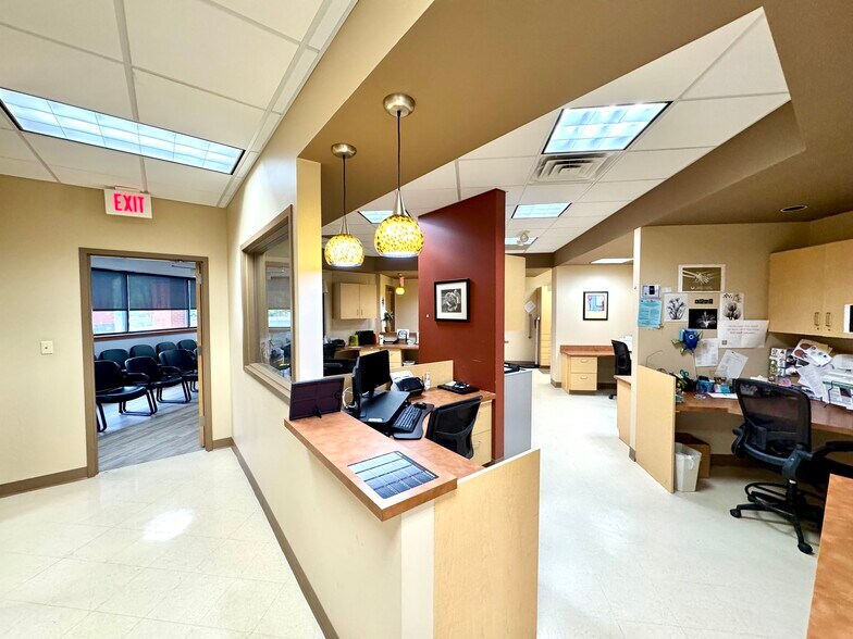 More Photos Of 3 Professional Dr, Alton Medical For Sale