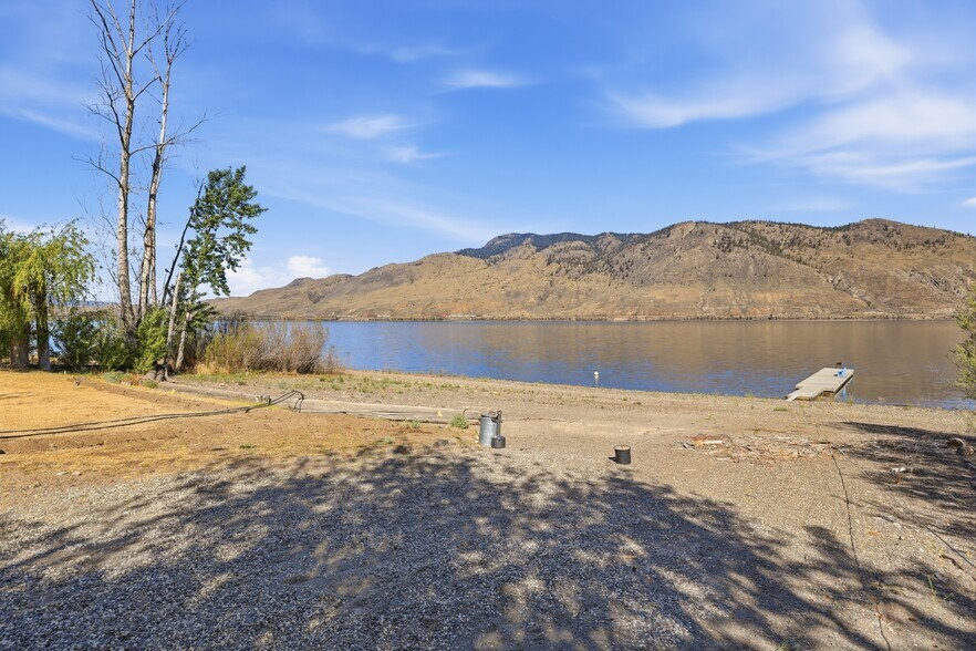 More Photos Of 7001 Savona Access Rd, Thompson-Nicola Hotel For Sale