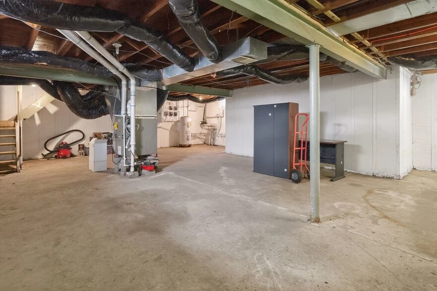 More Photos Of 3900 NY-104, Williamson Self Storage For Lease