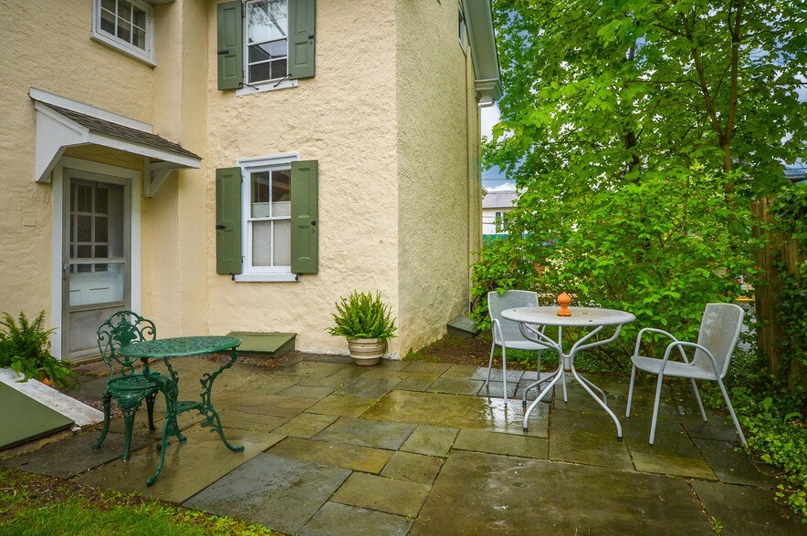 More Photos Of 69 E Oakland Ave, Doylestown Office For Sale