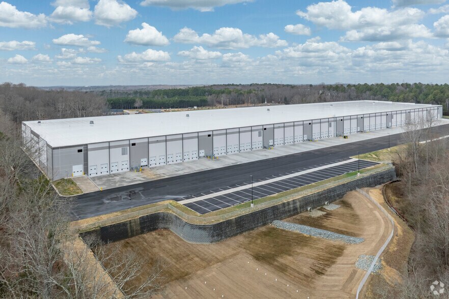 More Photos Of 11006 Mount Holly Huntersville Rd, Huntersville Distribution For Lease