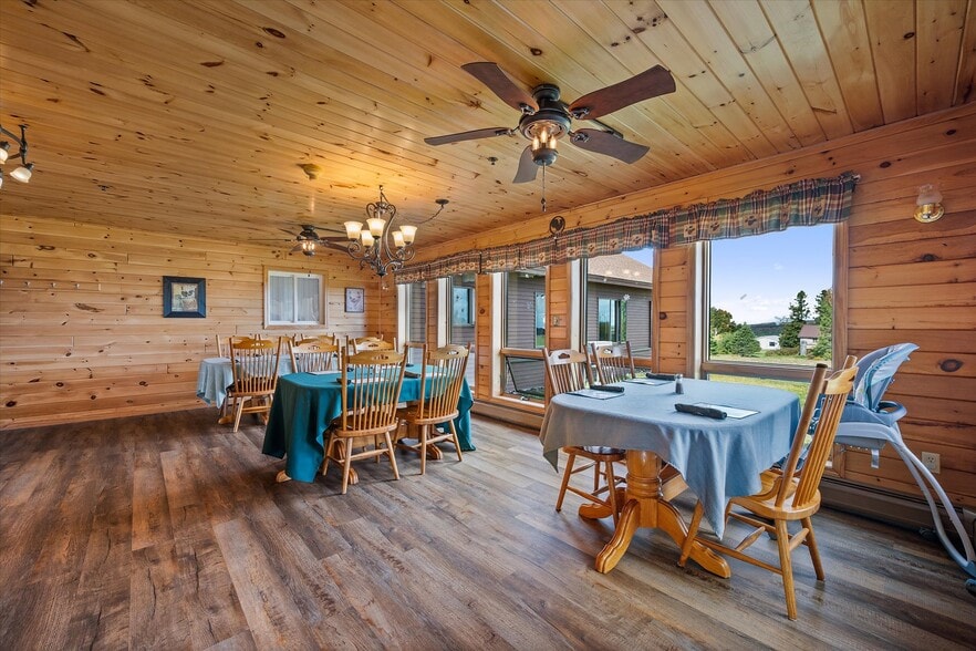 More Photos Of 341 US Route 1, Weston Hotel For Sale