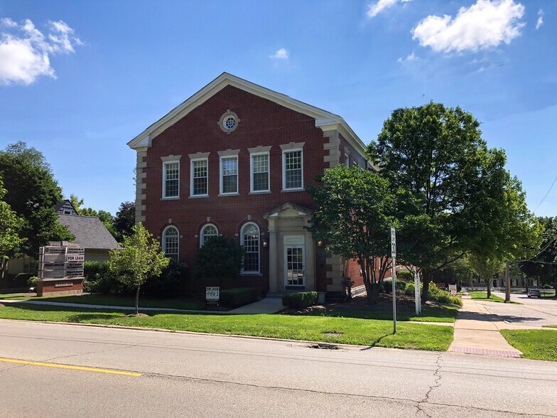 More Photos Of 127 S First St, Geneva Office Residential For Lease