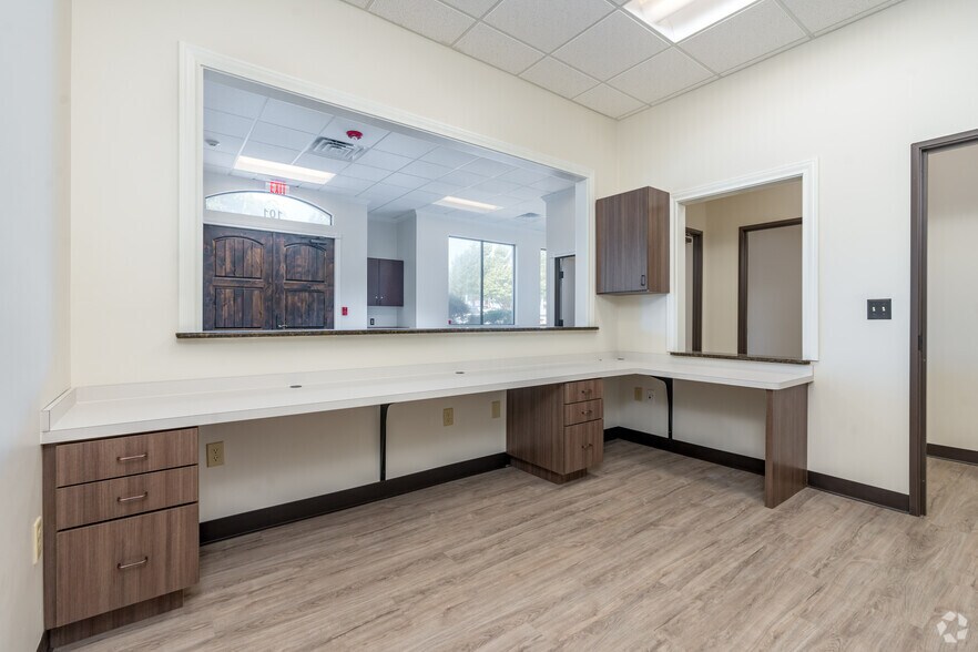 More Photos Of 3105 Colorado Blvd, Denton Medical For Lease