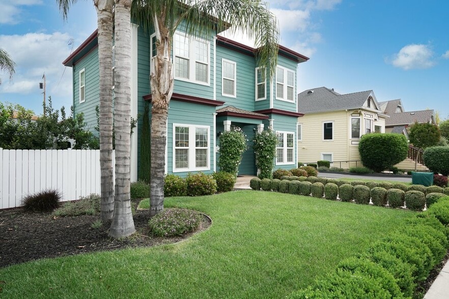 More Photos Of 8330 Brentwood Blvd, Brentwood Medical For Lease