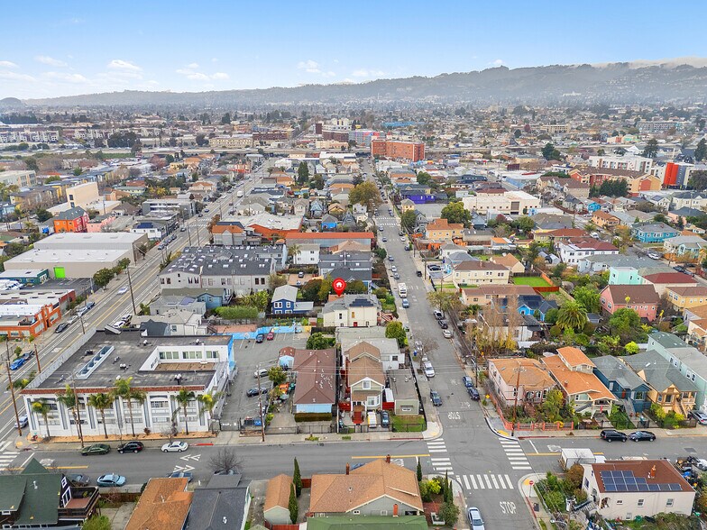 More Photos Of 3031 Chestnut St, Oakland Multifamily For Sale