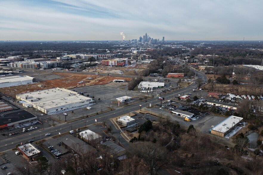 Primary Photo Of 4409 N Tryon St, Charlotte Auto Dealership For Sale