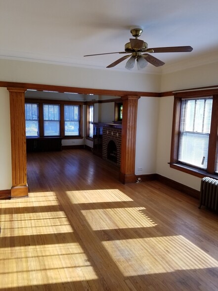 More Photos Of 1942 Elmwood Ave, Berwyn Apartments For Sale