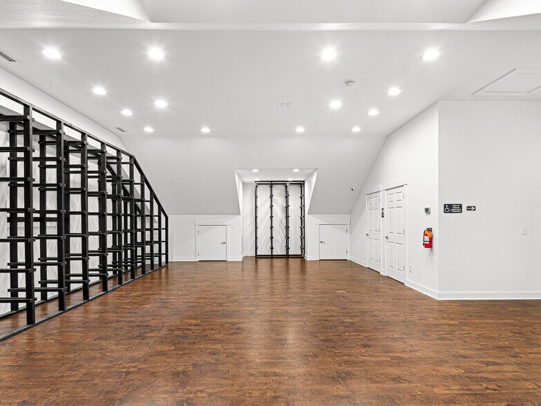 More Photos Of 14 Mimidis Ln, Swannanoa Office For Sale