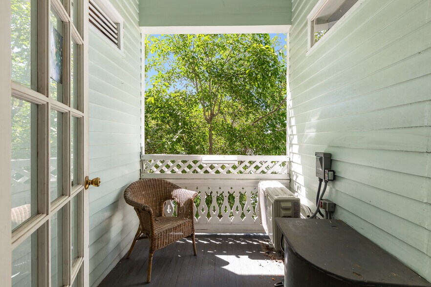 More Photos Of 402 appelrouth Ln, Key West Office Residential For Sale