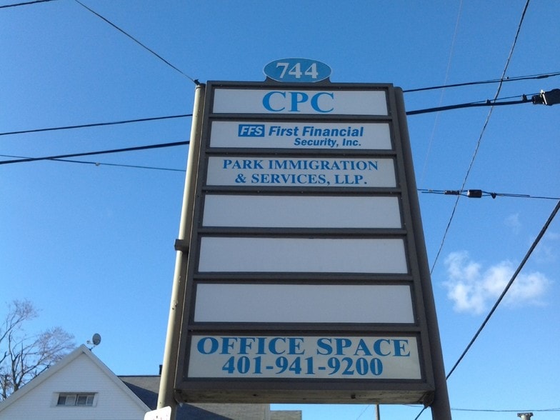 More Photos Of 744 Park Ave, Cranston Office For Lease