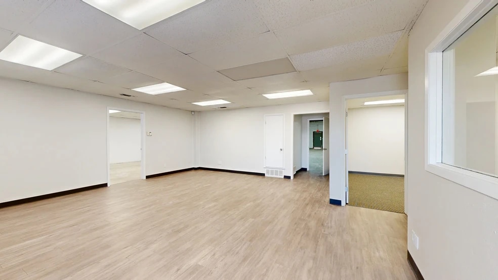 Primary Photo Of 1100-1120 Luke St, Irving Unknown For Lease