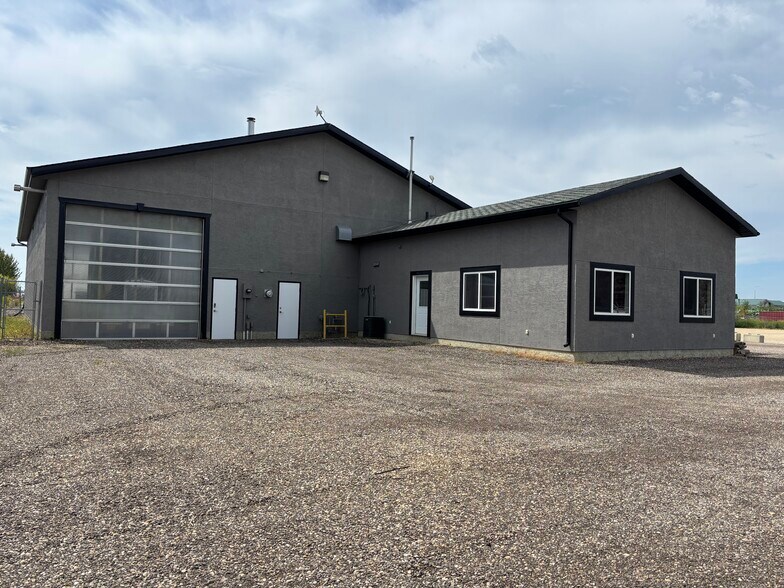 More Photos Of 60 Madison Cres, Spruce Grove Service For Lease
