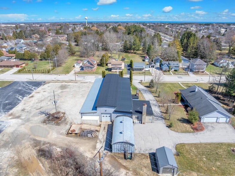 Primary Photo Of 310 S 10th St, Oostburg Manufacturing For Sale