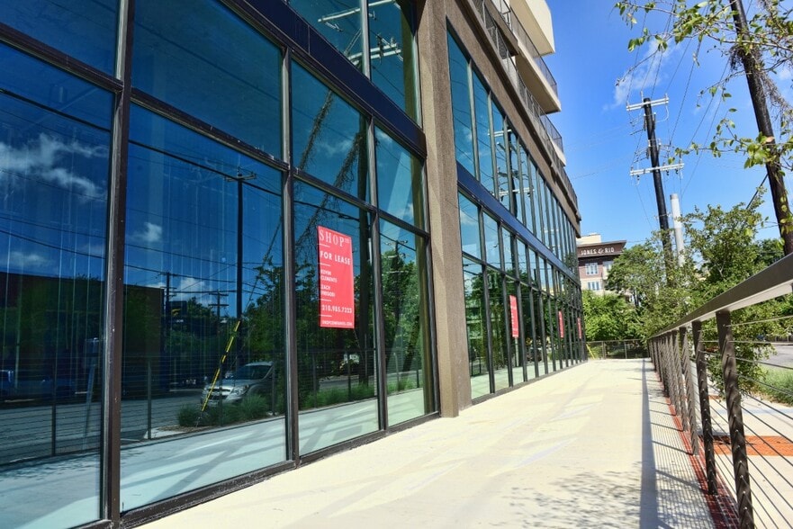 More Photos Of 1011 Broadway, San Antonio Apartments For Lease