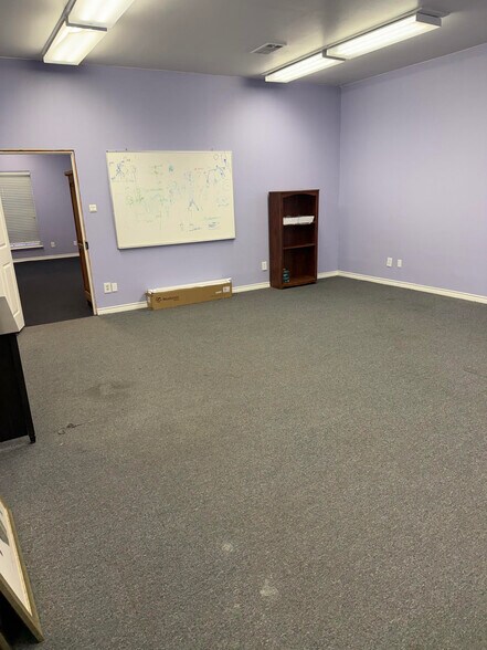 More Photos Of 1650 W Chapman Dr, Sanger Medical For Lease