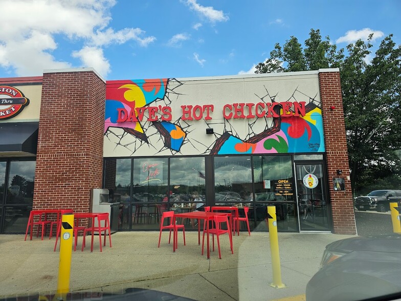 More Photos Of 27 Drum Hill Rd, Chelmsford Storefront Retail Office For Lease