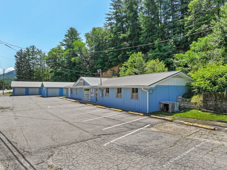 More Photos Of 8275 Carolina Blvd, Clyde General Retail For Sale