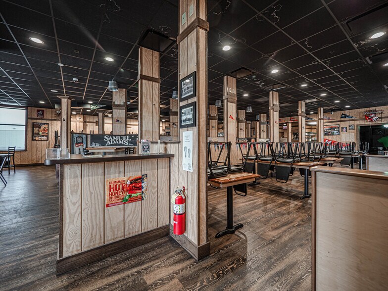 More Photos Of 401 Walker Dr, Henderson General Retail For Sale