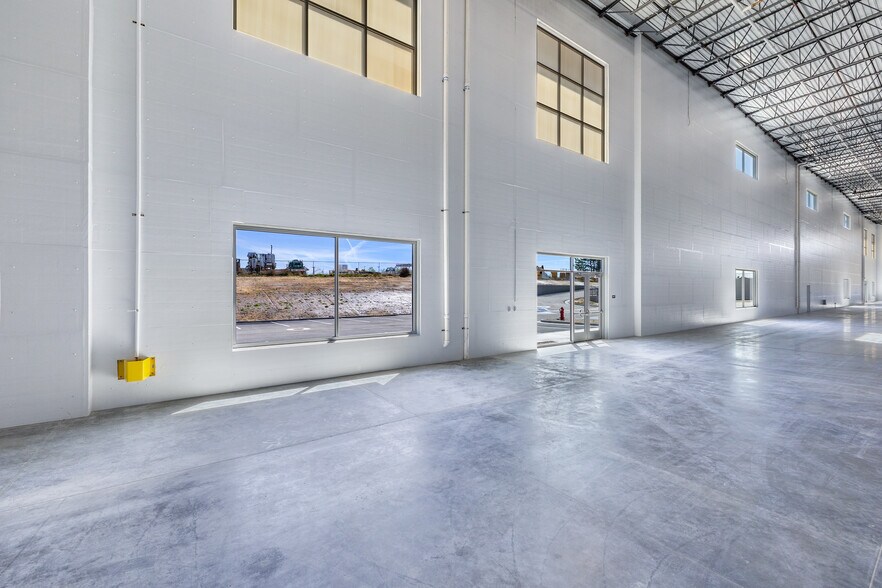 More Photos Of 1201 W Gowen Rd, Boise Warehouse For Lease