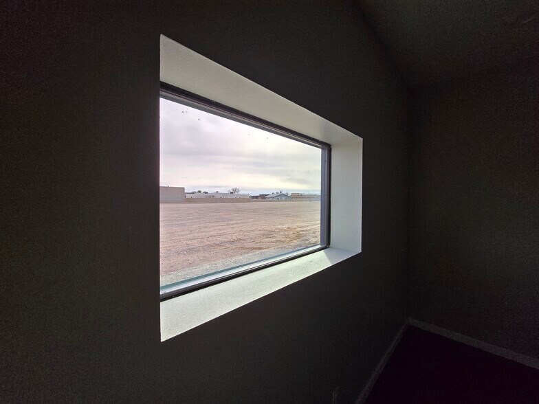 More Photos Of 14372 Rudi Kuefner, Horizon City Truck Terminal For Lease