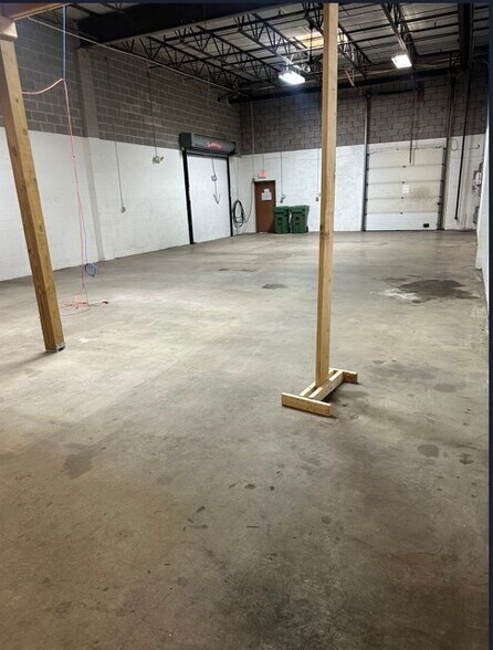 More Photos Of 152 Blades Ln, Glen Burnie Research And Development For Lease