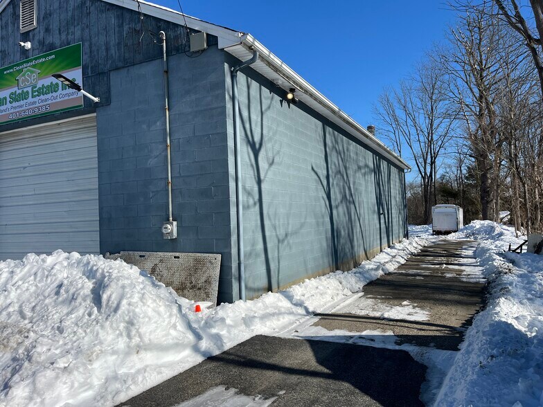 More Photos Of 1195 Putnam Pike, Chepachet Freestanding For Lease