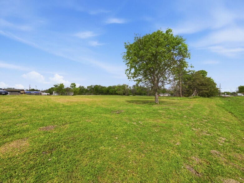 More Photos Of TBD TBD Mulberry Street, Kaufman Land For Sale