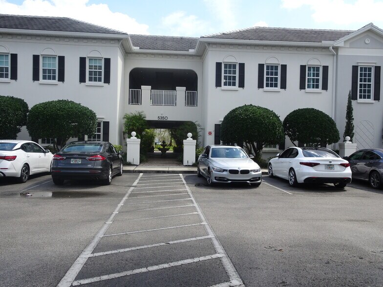 More Photos Of 5300-5350 W Hillsboro Blvd, Coconut Creek Medical For Sale