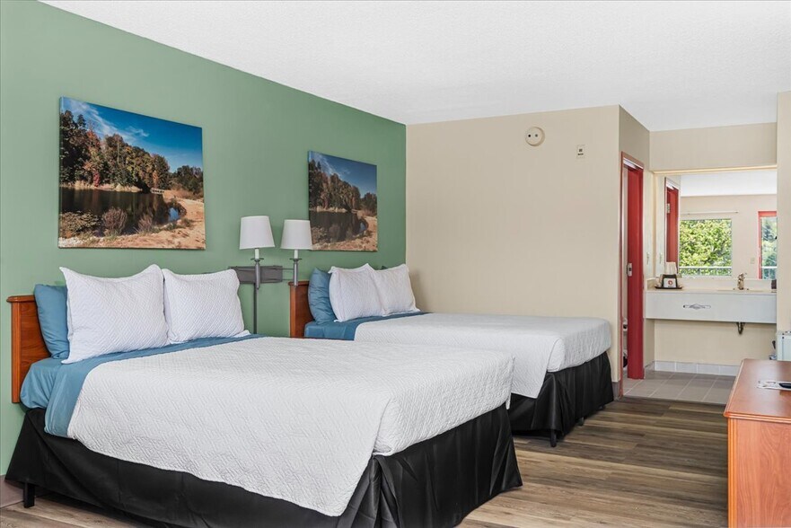 More Photos Of 182 Quillens Chapel Rd, Campton Hotel For Sale