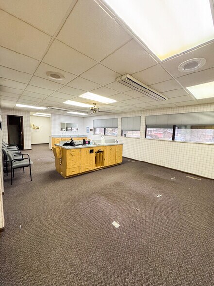 More Photos Of 3540 N Belt W, Belleville Medical For Sale