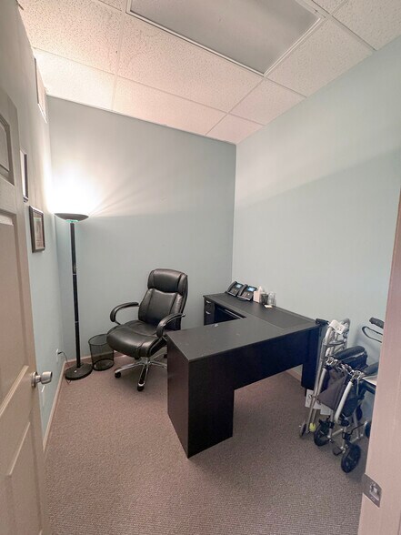 More Photos Of 1352-1368 SW Bayshore Blvd, Port Saint Lucie Unknown For Lease