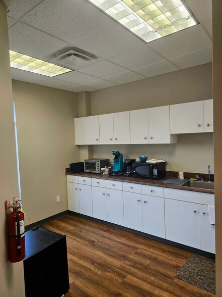 More Photos Of 9039 Antares Ave, Columbus Medical For Lease