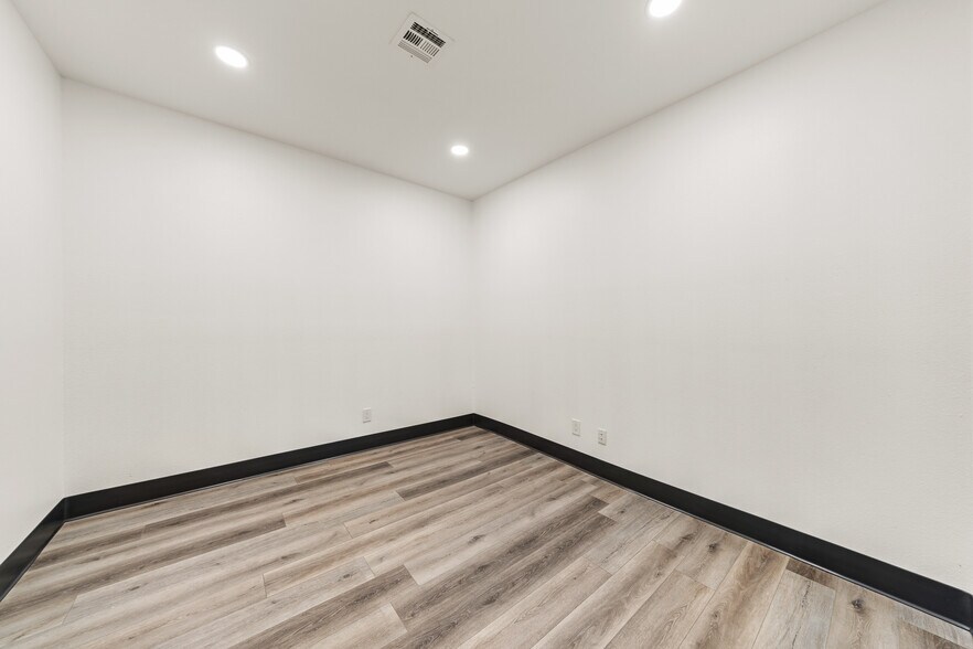 More Photos Of 23282 Peralta Dr, Laguna Hills Warehouse For Sale