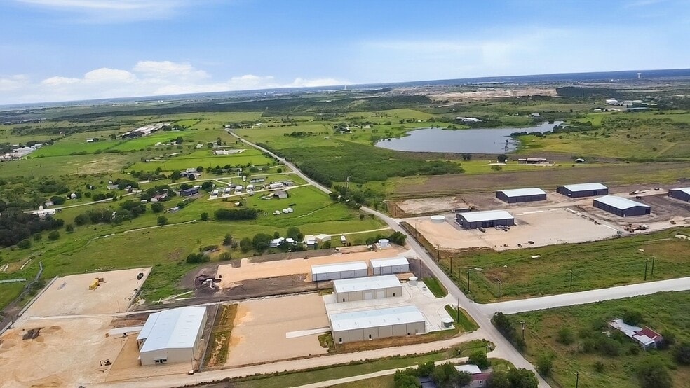 More Photos Of 764 Soechting Rd, New Braunfels Unknown For Lease